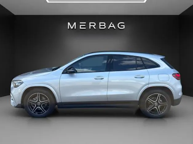 Mercedes-Benz GLA 200 Night Star 7G-D