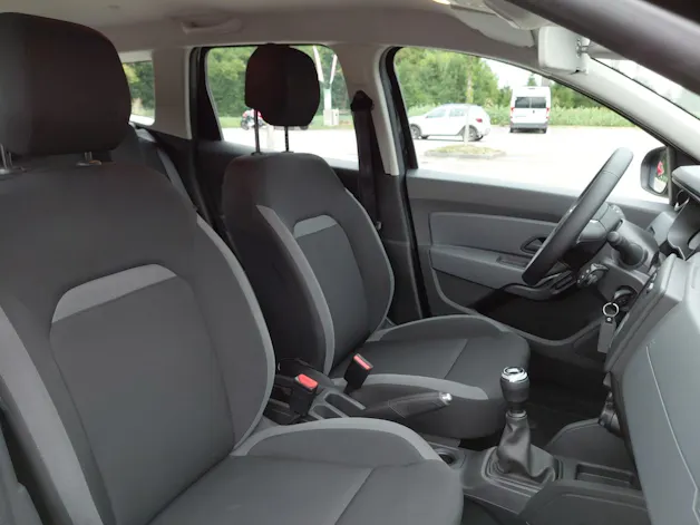Dacia Duster SCe 115 Comfort 4x2 * Neuzustand* Frisch ab MFK 08.2026 * 1. Hand * Navi * Klima * Tempomat