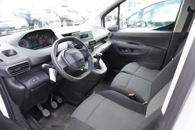 Peugeot Partner 1.2 Pure Tech s/s Premium 650kg 3-PLÄTZER!!!