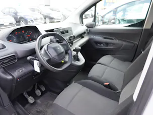 PEUGEOT Partner 1.2 Pure Tech s/s Premium 650kg 3-PLÄTZER!!!