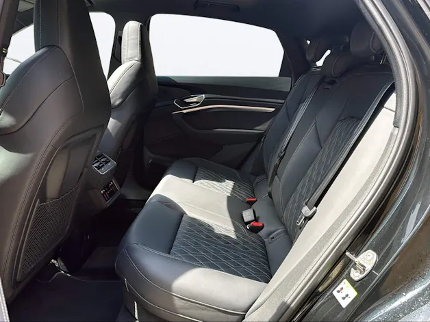 Audi e-tron 55 Sportback S Line Black Edition quattro
