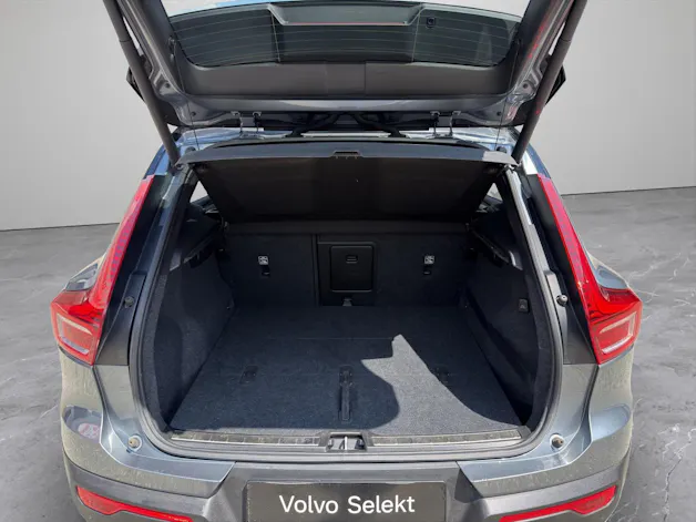 VOLVO XC40 2.0 T4 R-Design AWD
