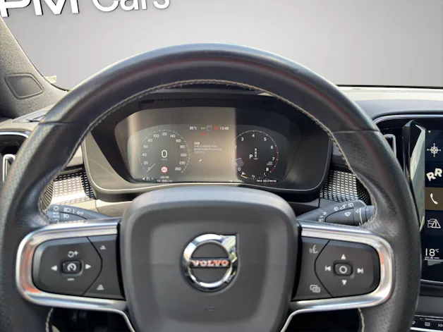 VOLVO XC40 2.0 T4 R-Design AWD