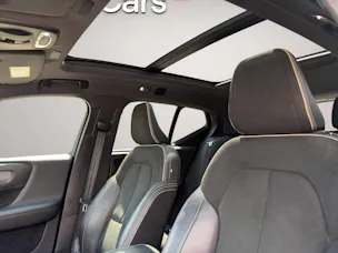 VOLVO XC40 2.0 T4 R-Design AWD