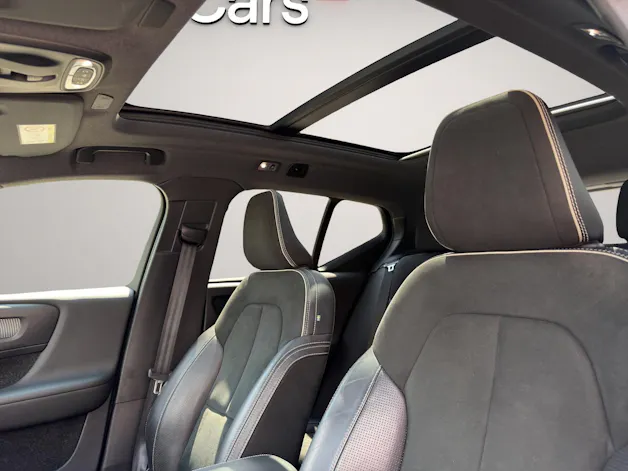 VOLVO XC40 2.0 T4 R-Design AWD