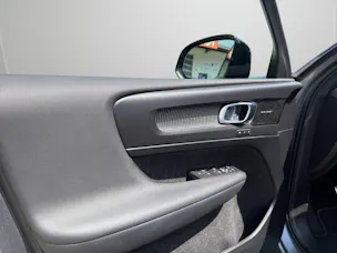 VOLVO XC40 2.0 T4 R-Design AWD