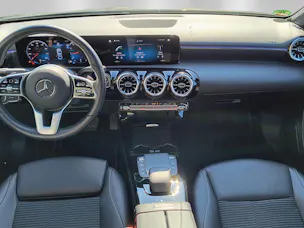 Mercedes-Benz A 180 Progressive Limousine