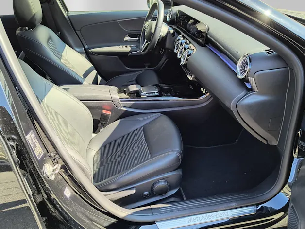 Mercedes-Benz A 180 Progressive Limousine