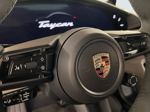Porsche Taycan GTS