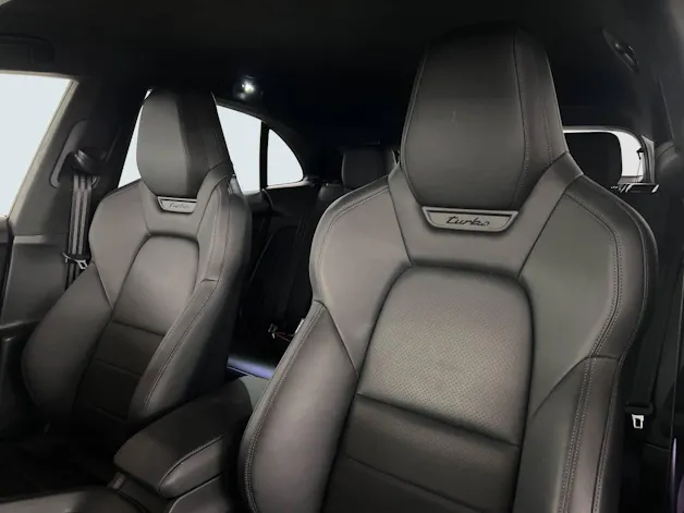 PORSCHE Macan Turbo