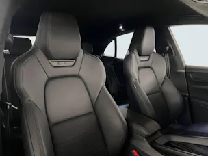 PORSCHE Macan Turbo