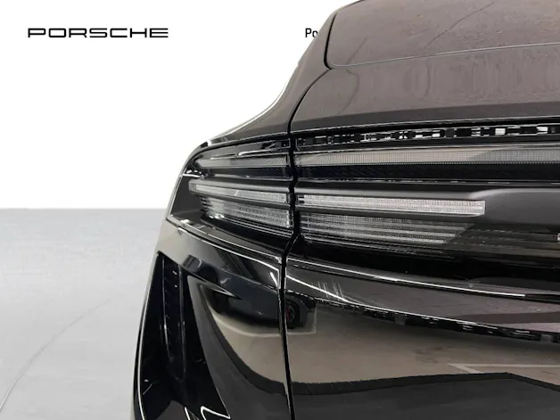 PORSCHE Macan Turbo