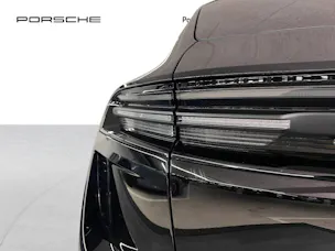 PORSCHE Macan Turbo