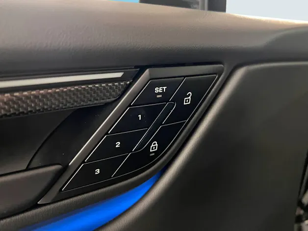 PORSCHE Macan Turbo