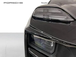 PORSCHE Macan Turbo