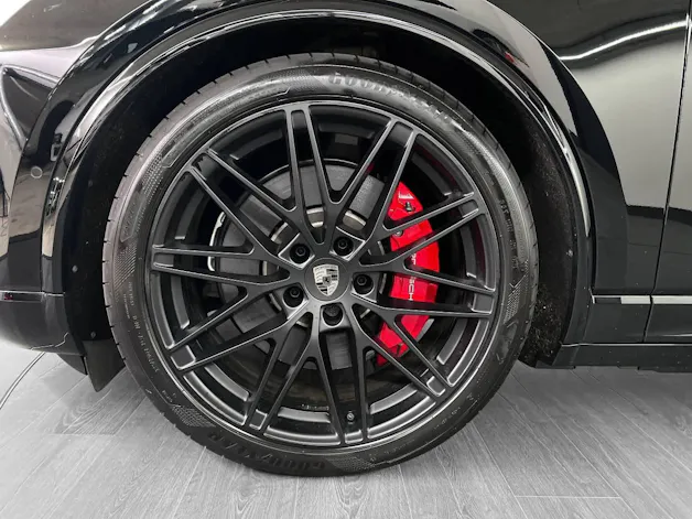 PORSCHE Macan Turbo