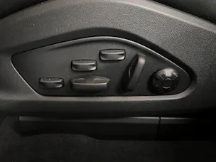 PORSCHE Macan Turbo