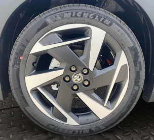 Toyota Aygo X 1.5 VVT-i HSD Style