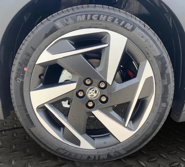 Toyota Aygo X 1.5 VVT-i HSD Style