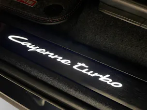 PORSCHE Cayenne Turbo E-Hybrid Coupé mit GT-Paket