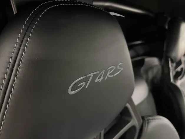 PORSCHE 718 Cayman GT4 RS