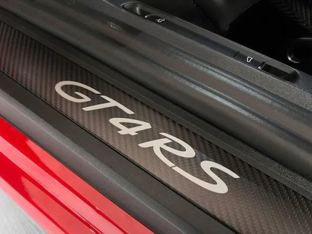 PORSCHE 718 Cayman GT4 RS