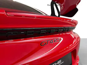 PORSCHE 718 Cayman GT4 RS