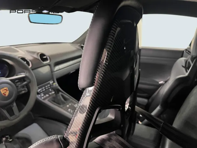 PORSCHE 718 Cayman GT4 RS