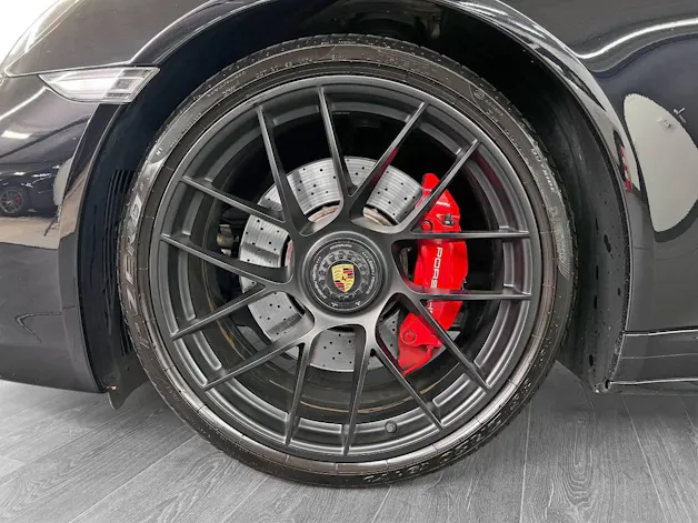 Porsche 911 Carrera 4 GTS Cabriolet