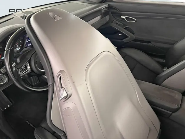 Porsche 911 Carrera 4 GTS Cabriolet