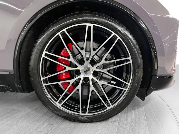 PORSCHE Macan Turbo