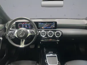 MERCEDES-BENZ A 180 Progressive