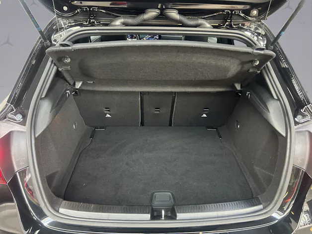 MERCEDES-BENZ A 180 Progressive