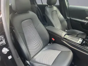 MERCEDES-BENZ A 180 Progressive
