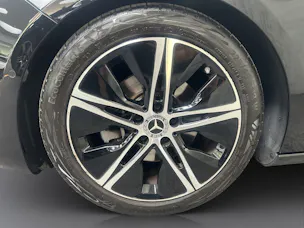 MERCEDES-BENZ A 180 Progressive