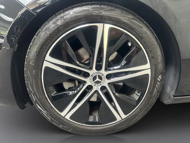 MERCEDES-BENZ A 180 Progressive