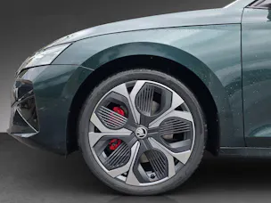 SKODA Octavia Combi 2.0 TSI DSG RS 30 Years Edition