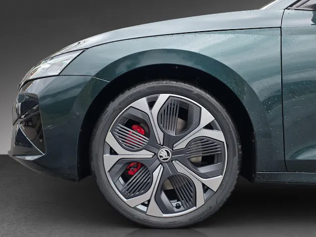 SKODA Octavia Combi 2.0 TSI DSG RS 30 Years Edition