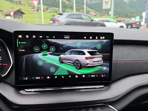 SKODA Octavia Combi 2.0 TSI DSG RS 30 Years Edition