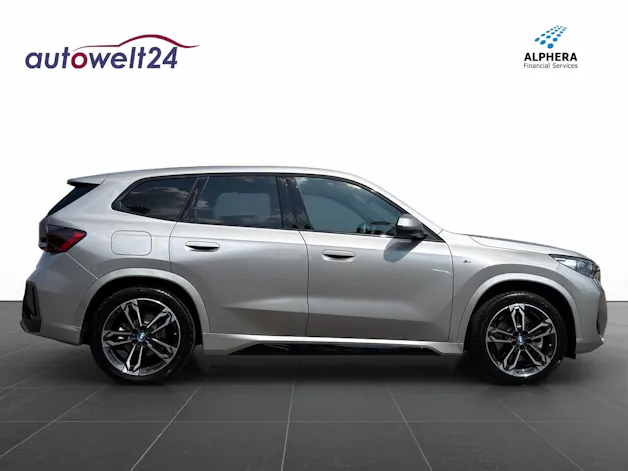 BMW iX1 xDrive 30 M Sport