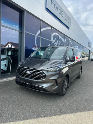 Ford Tourneo Custom 320 L1 2.0 EcoBlue 170 Titanium