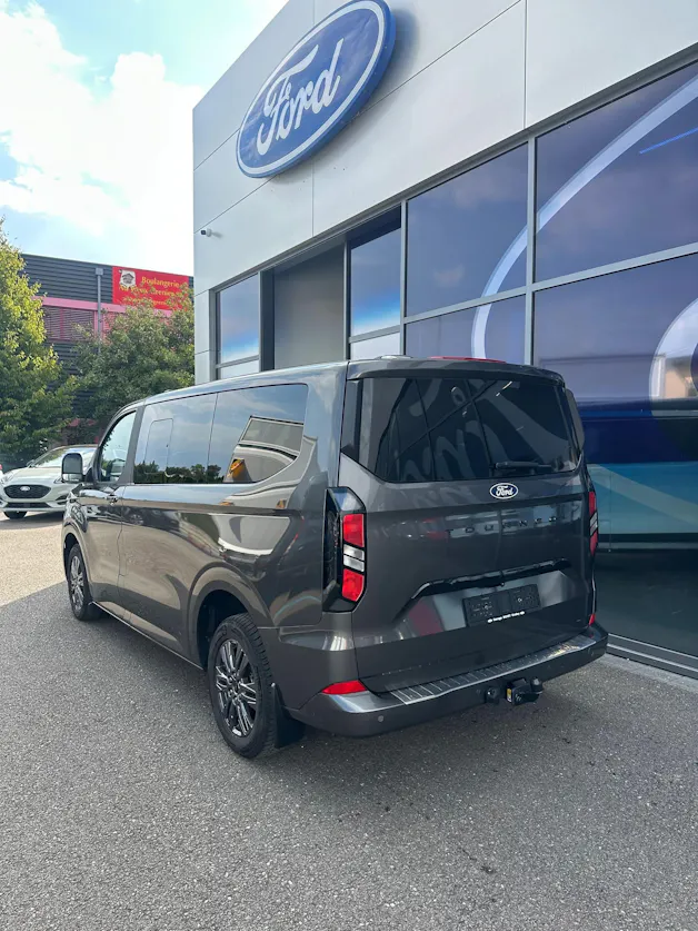 FORD Tourneo Custom 320 L1 2.0 EcoBlue 170 Titanium