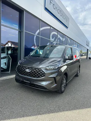 FORD Tourneo Custom 320 L1 2.0 EcoBlue 170 Titanium