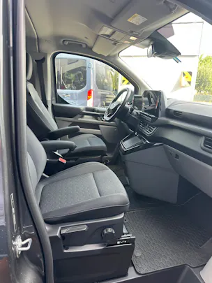 FORD Tourneo Custom 320 L1 2.0 EcoBlue 170 Titanium