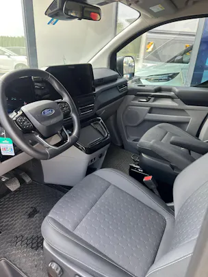 FORD Tourneo Custom 320 L1 2.0 EcoBlue 170 Titanium