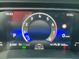 VW Taigo 1.5 TSI R-Line *** BLACK STYLE DESIGN MIT ANHÄNGERKUPPLUNG ***