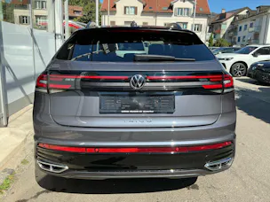VW Taigo 1.5 TSI R-Line *** BLACK STYLE DESIGN MIT ANHÄNGERKUPPLUNG ***