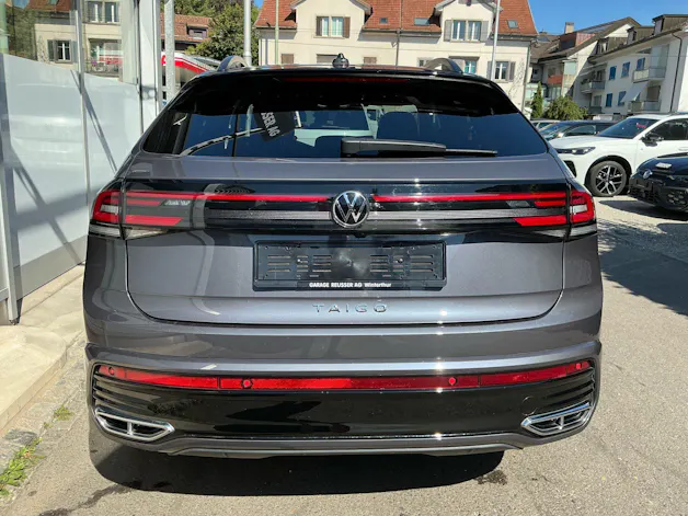 VW Taigo 1.5 TSI R-Line *** BLACK STYLE DESIGN MIT ANHÄNGERKUPPLUNG ***