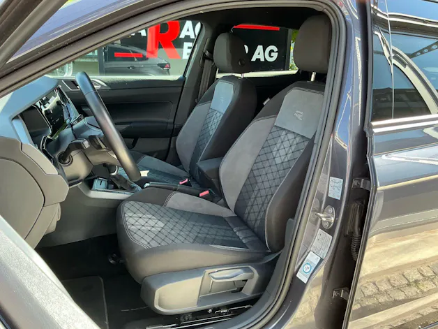 VW Taigo 1.5 TSI R-Line *** BLACK STYLE DESIGN MIT ANHÄNGERKUPPLUNG ***