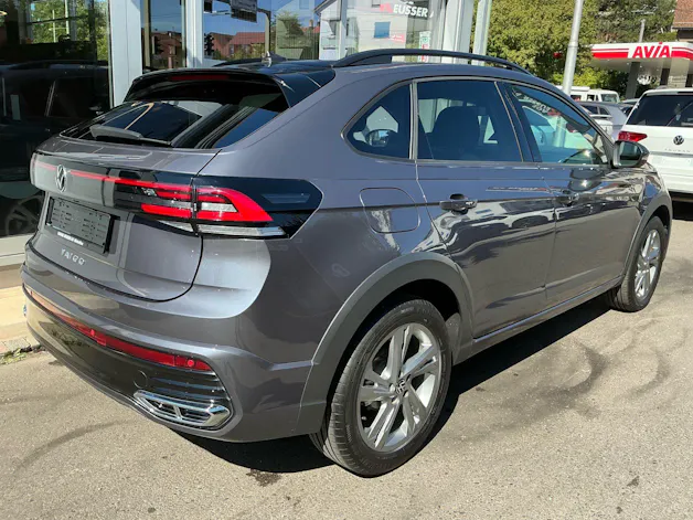 VW Taigo 1.5 TSI R-Line *** BLACK STYLE DESIGN MIT ANHÄNGERKUPPLUNG ***